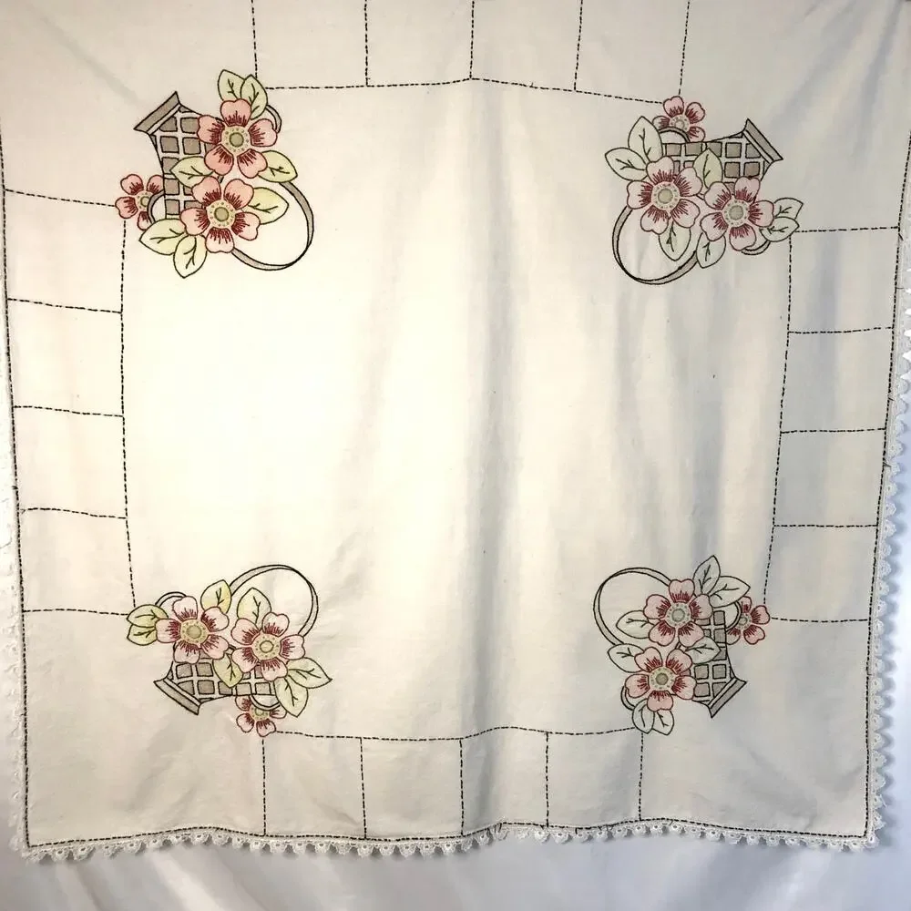 Tablecloth Baskets Of Flowers With Lace Edge Vintage 1960-70s Hand Embroidered
